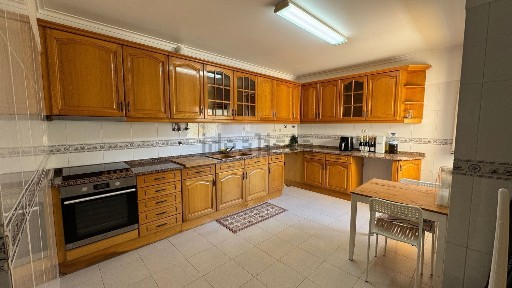 Arrendamento de apartamento T2 na Rua Heliodoro Salgado