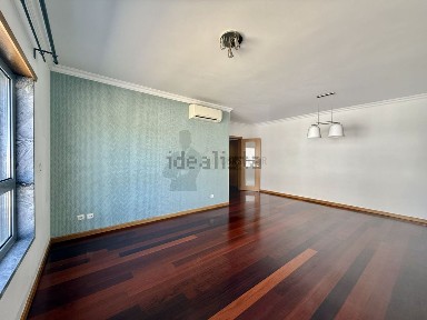Arrendamento de apartamento T1 na Rua Carangueja, 195
