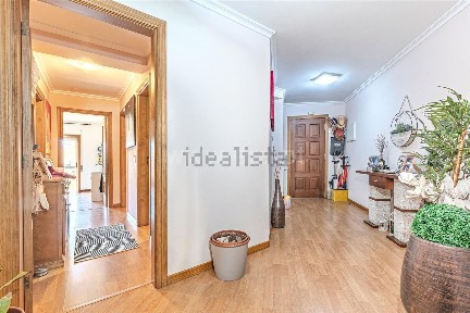 Apartamento T3 à venda na Praça da Igreja da Sagrada Família