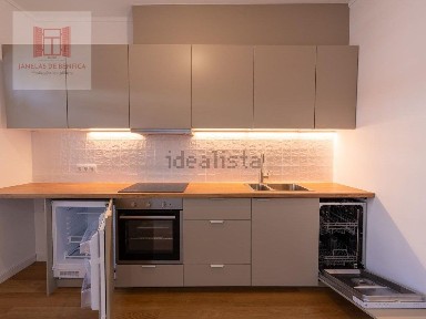 Apartamento T0 à venda na Rua Cecília Meireles