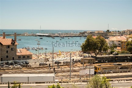 Apartamento T4 à venda na Rua Henrique Seixas, 125