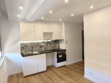 Apartamento T2 à venda na Rua Bastos Nunes