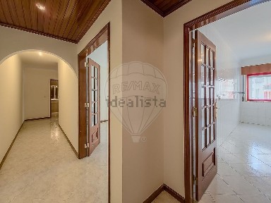 Apartamento T2 à venda na Rua Senhora Fátima