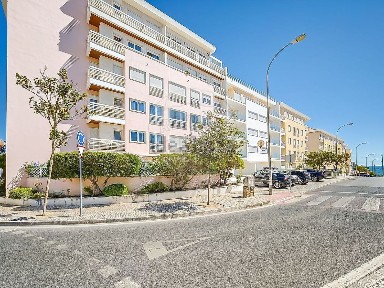 Apartamento T3 à venda na Rua Tílias