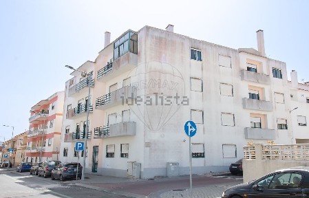 Apartamento T3 à venda na Rua Evaristo Judicibus