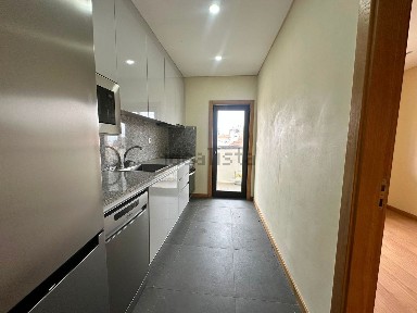 Apartamento T3 à venda na Rua Chaimite