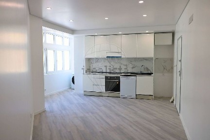 Apartamento T2 à venda na Praça do Brasil