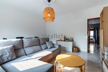 Apartamento T3 à venda na Avenida Fernando Namora, 94