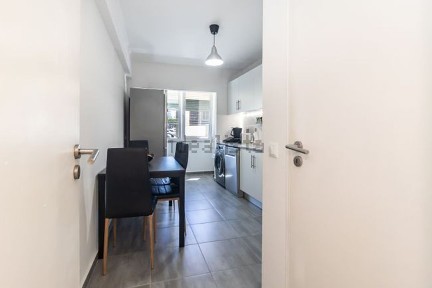 Apartamento T2 à venda na Rua Jorge de Sena s/n
