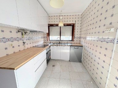 Apartamento T2 à venda na Rua Primeiro de Maio