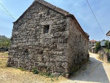 Moradia independente à venda em Castro Laboreiro