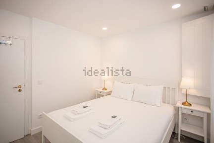 Arrendamento de apartamento T3 no Largo dos Arcos da Ribeira