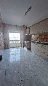 Arrendamento de apartamento T2 na Av. Republica, 1711