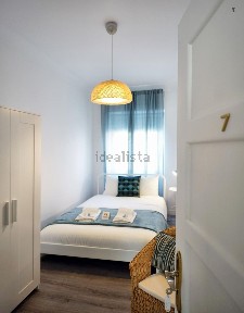 Arrendamento de apartamento T7 na Rua Alves Redol