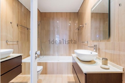 Arrendamento de apartamento T2 na Rua da Madalena