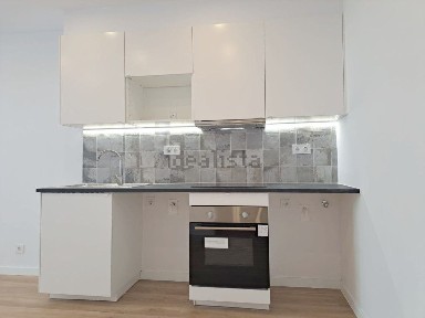 Apartamento T2 à venda na Rua Major Rosa Bastos