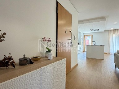 Apartamento T3 à venda na Rua Doutor Acácio Mendes de Magalhães Ramalho, 22 a