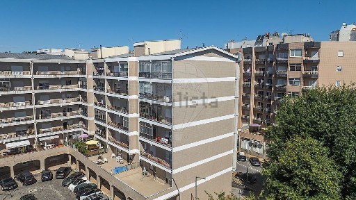 Apartamento T3 à venda na Praça Municipal
