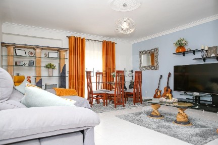 Apartamento T3 à venda no Monte Abraão