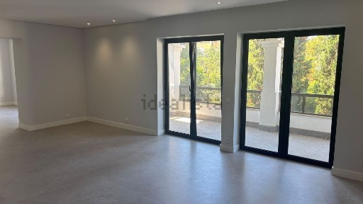 Arrendamento de apartamento T4 no Monte Estoril