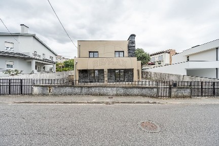 Nogueira - Fraião - Lamaçães, Lamaçães, Rua da Igreja