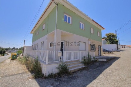 Arrendamento de apartamento T2 na Rua dos Moinhos, 7