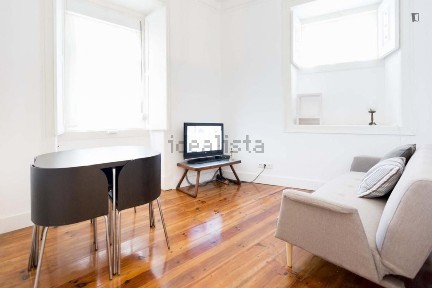 Arrendamento de apartamento T2 na Travessa das Mónicas