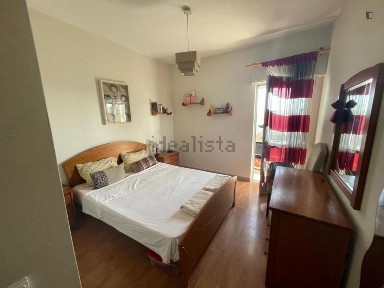 Arrendamento de apartamento T1 na Avenida Engenheiro Bonneville Franco