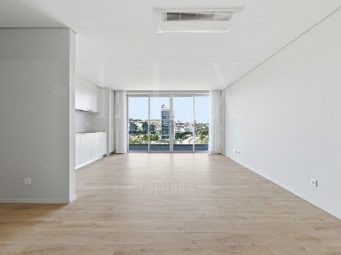 Arrendamento de apartamento T2 na Rua da Qt.ª das Romeiras
