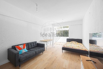 Apartamento T0 à venda na Rua Ramada Curto