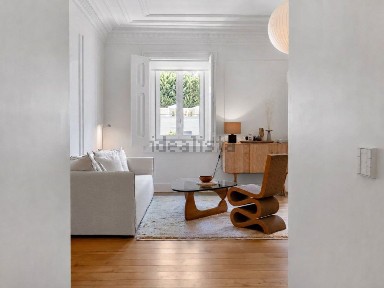 Apartamento T1 à venda na Av. da Liberdade - Marquês de Pombal