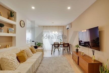 Apartamento T2 à venda na Rua Francisco da Conceição Silva s/n