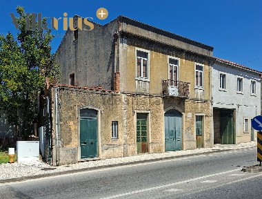 Moradia independente à venda em Tomar e Santa Maria dos Olivais