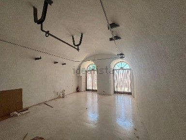 Arrendamento de espaço comercial no Largo Santos, 1 g