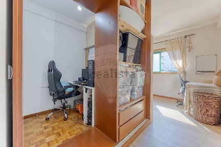Apartamento T2 à venda na Rua Trindade Coelho