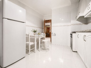 Apartamento T2 à venda na Praceta Armando Martins, 2