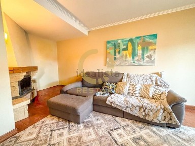 Apartamento T2 à venda na Rua Padre João Gomes Rebelo, 28