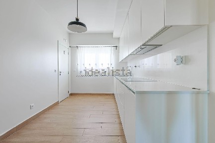Arrendamento de apartamento T1 na Avenida Fialho Gouveia, 65