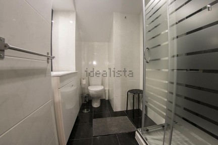 Arrendamento de apartamento T0 na Rua Combatentes da Grande Guerra
