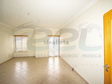 Arrendamento de apartamento T2 em Almeirim