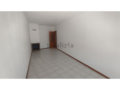 Arrendamento de apartamento T1 na Quinta das Rosas - Rasa de Baixo