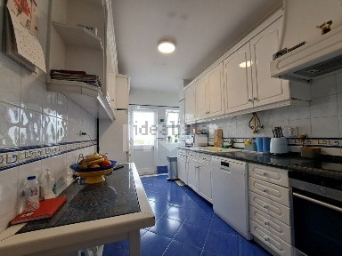 Apartamento T4 à venda na Rua Doutor José de Matos