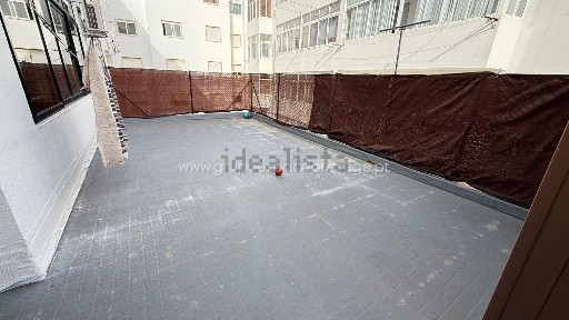 Apartamento T2 à venda na Rua Manuel Martins Garrocho s/n