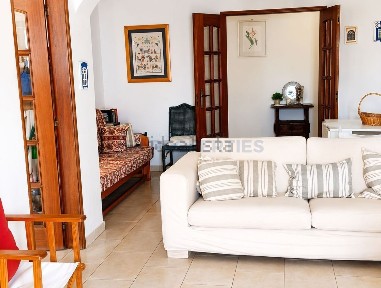 Apartamento T2 à venda no Largo das Cortes Reais