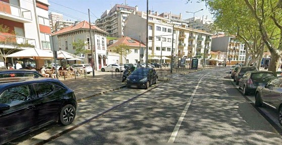 Arrendamento de espaço comercial na Rua do Passeio Alegre, 322