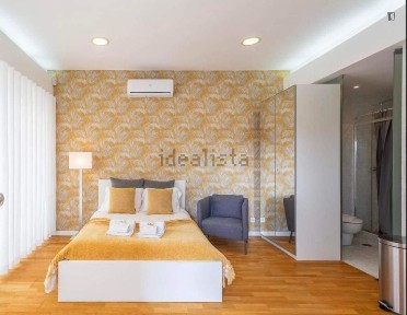 Arrendamento de apartamento T0 na Rua João de Freitas Branco