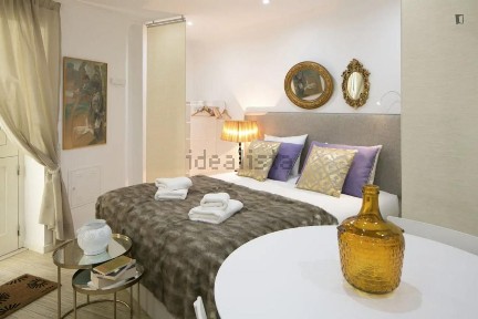 Arrendamento de apartamento T0 na Rua João do Outeiro