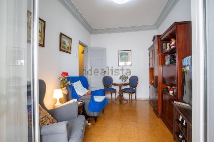 Apartamento T2 à venda na Avenida Santos Mattos, 8