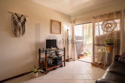 Apartamento T2 à venda na Rua Maria Lamas s/n