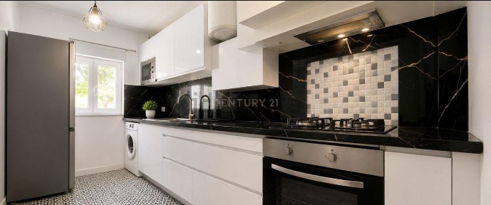 Apartamento T2 à venda na Reboleira